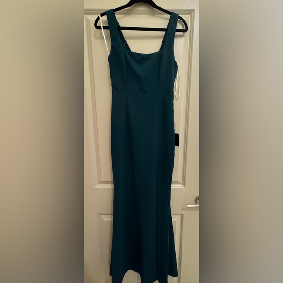 Emerald Green Square Neck Lace Back Maxi Dress - Picture 1 of 4